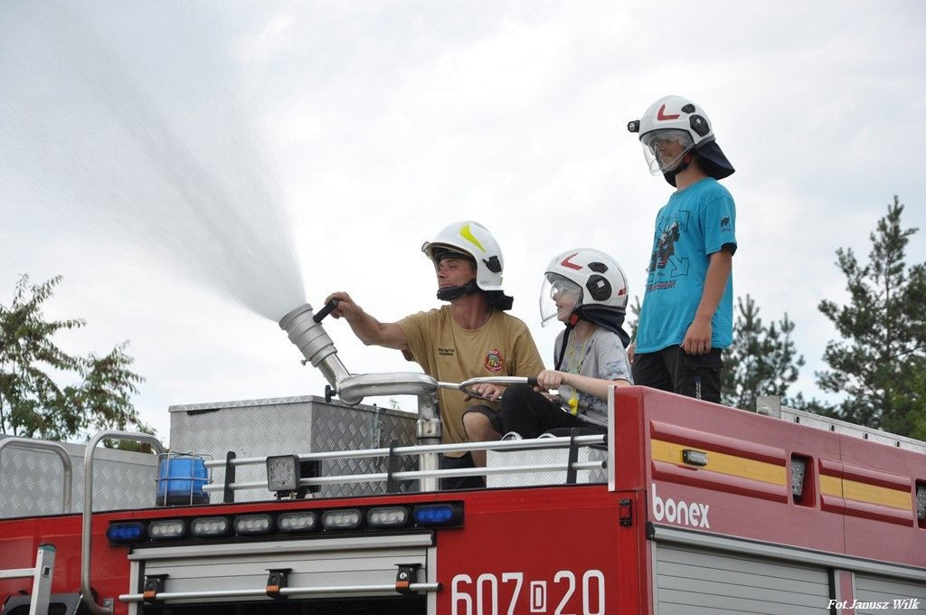 Spotkanie integracyjne młodych strażaczek i strażaków z trzech powiatów