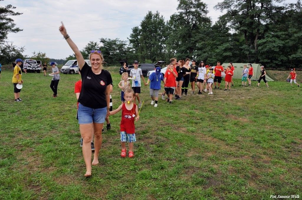 Spotkanie integracyjne młodych strażaczek i strażaków z trzech powiatów
