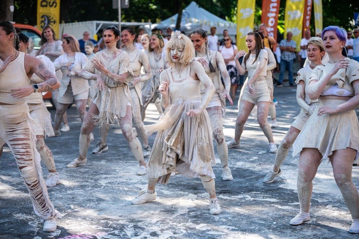 Zumba Team Joanna i Magdalena podczas występu na Gliniadzie 2023