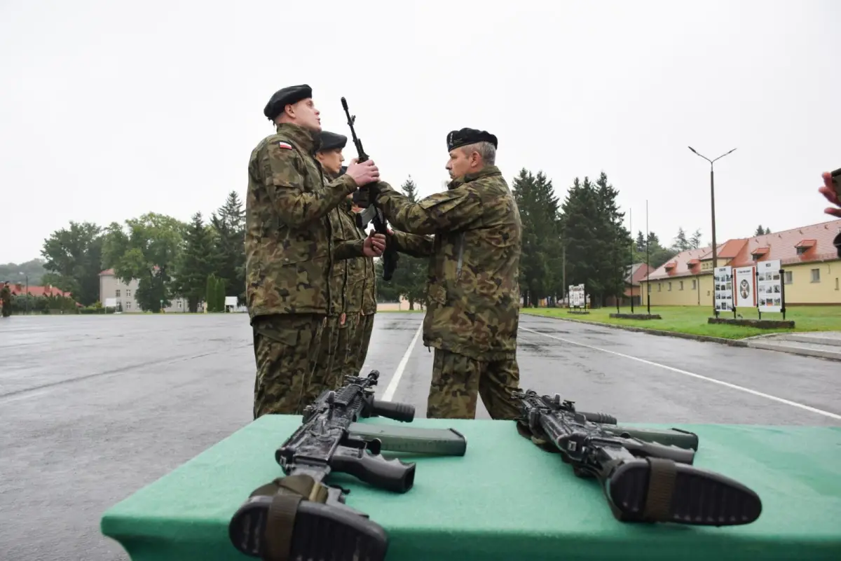 Uroczystość w 23 Śląskim Pułku Artylerii w Bolesławcu