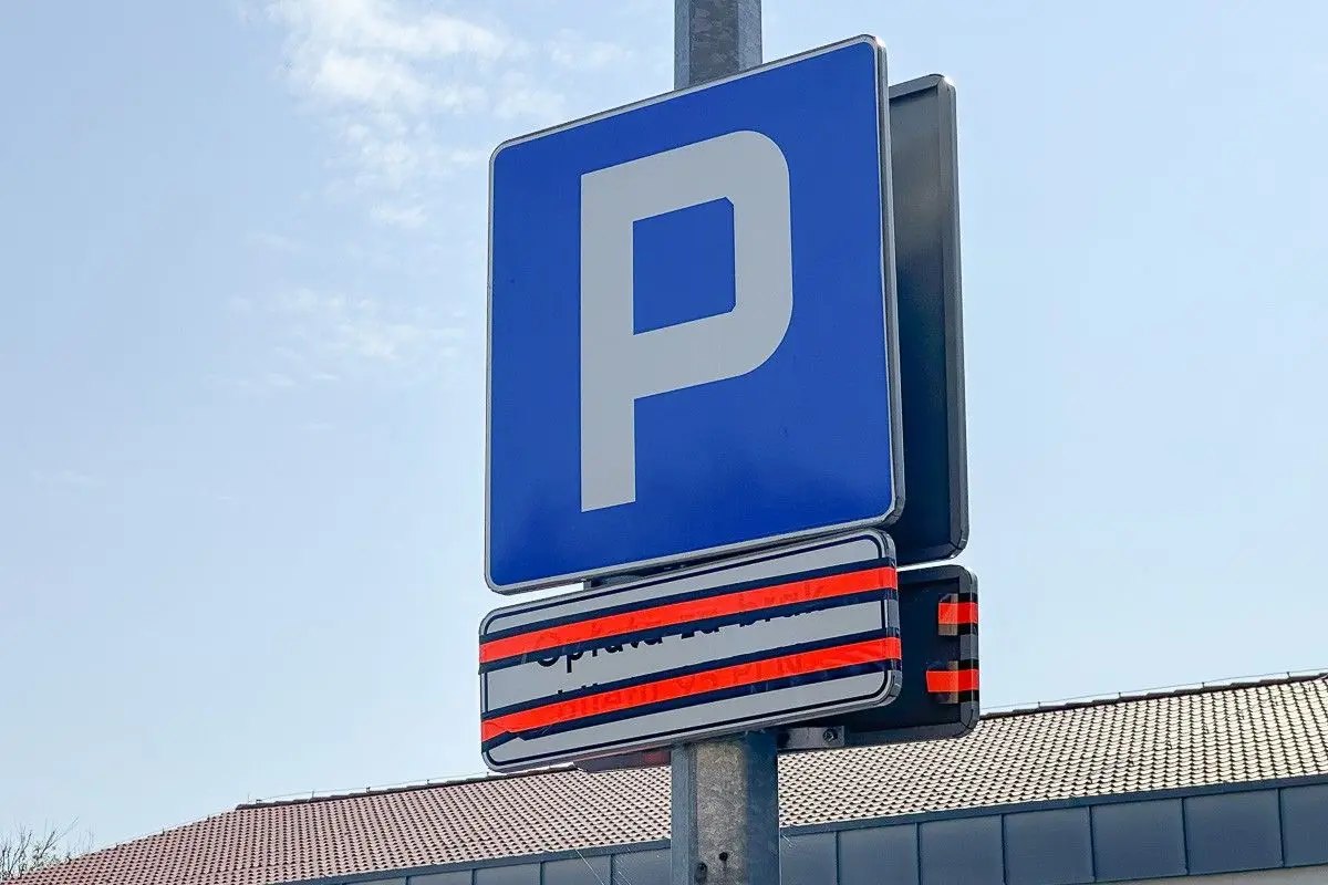 Parking przy Lidlu w Bolesławcu