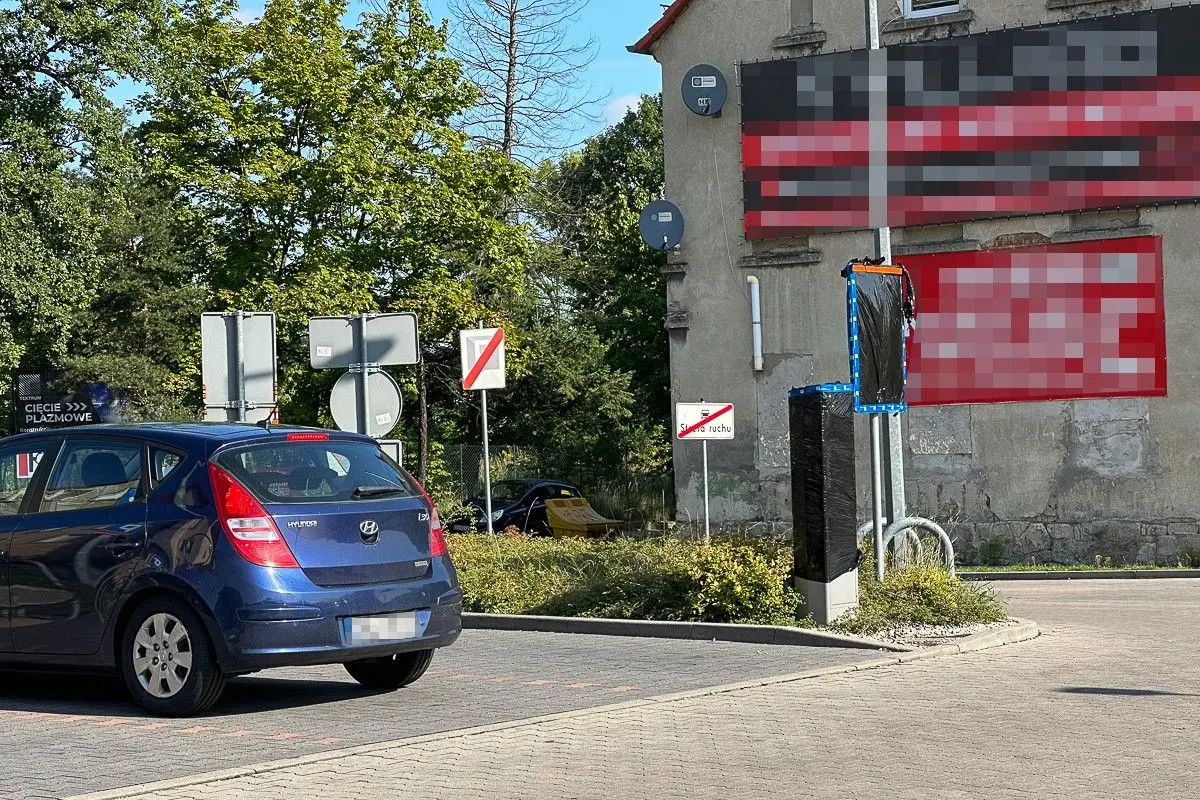 Parking przy Lidlu w Bolesławcu