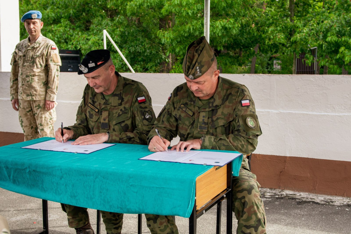 Pożegnali żołnierzy, którzy ruszą z misją na Bliski Wschód