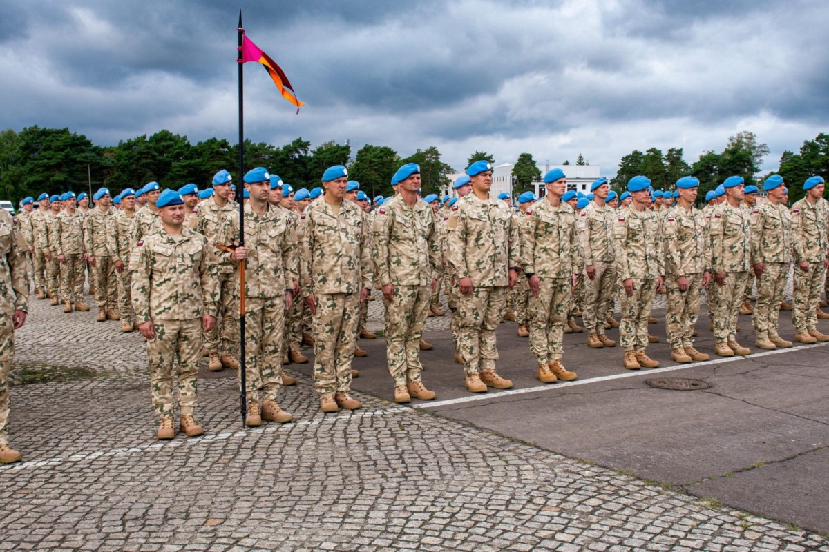 Pożegnali żołnierzy, którzy ruszą z misją na Bliski Wschód