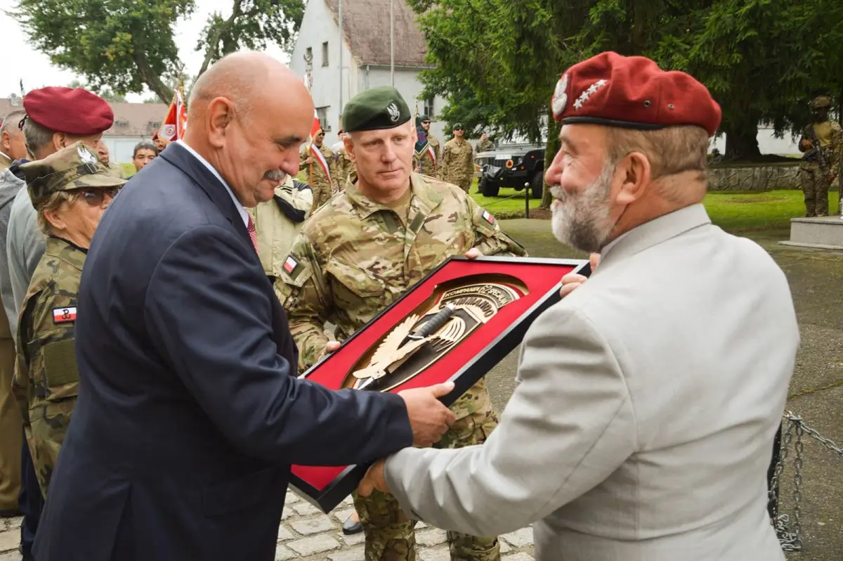 Wojskowe święto w Bolesławcu i Dobrej