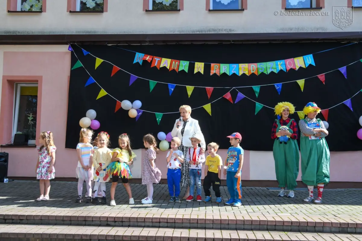 Ponad 930 dzieci rozpoczęło nowy rok (przed)szkolny w miejskich placówkach