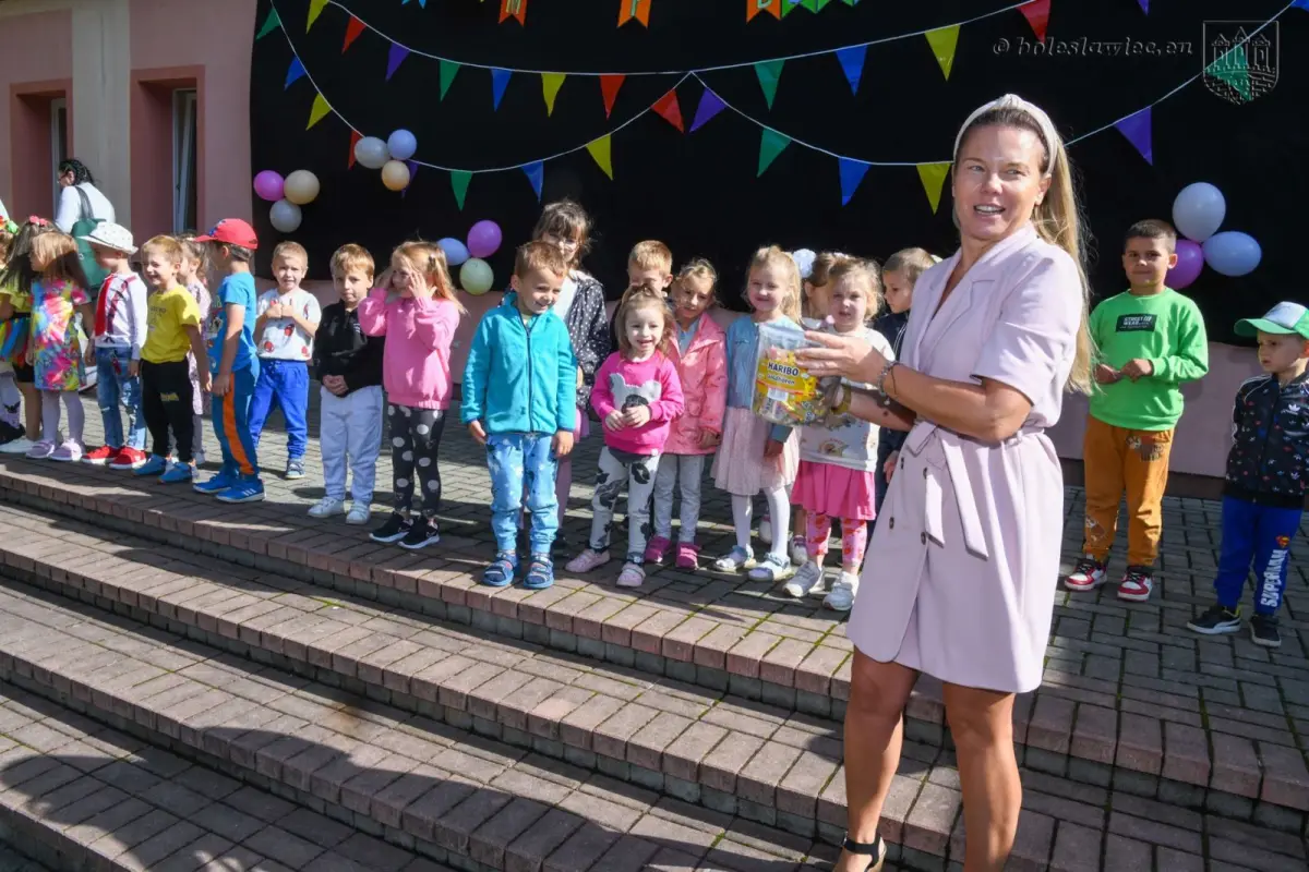 Ponad 930 dzieci rozpoczęło nowy rok (przed)szkolny w miejskich placówkach