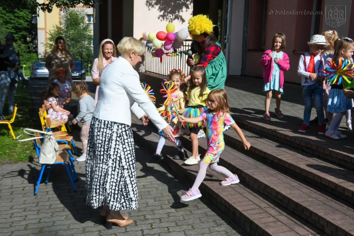 Ponad 930 dzieci rozpoczęło nowy rok (przed)szkolny w miejskich placówkach