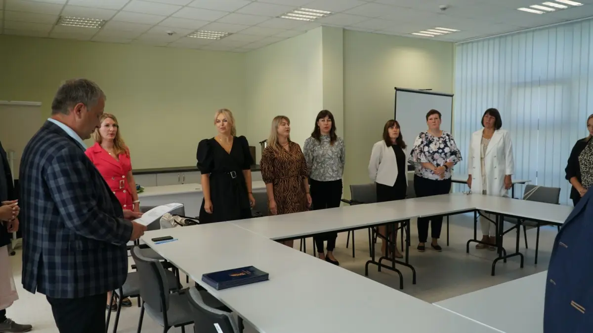 Nauczyciele z powiatowych szkół z awansami