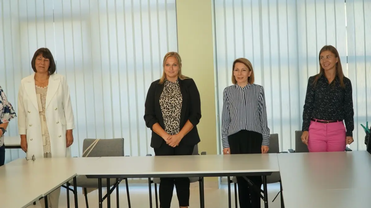Nauczyciele z powiatowych szkół z awansami