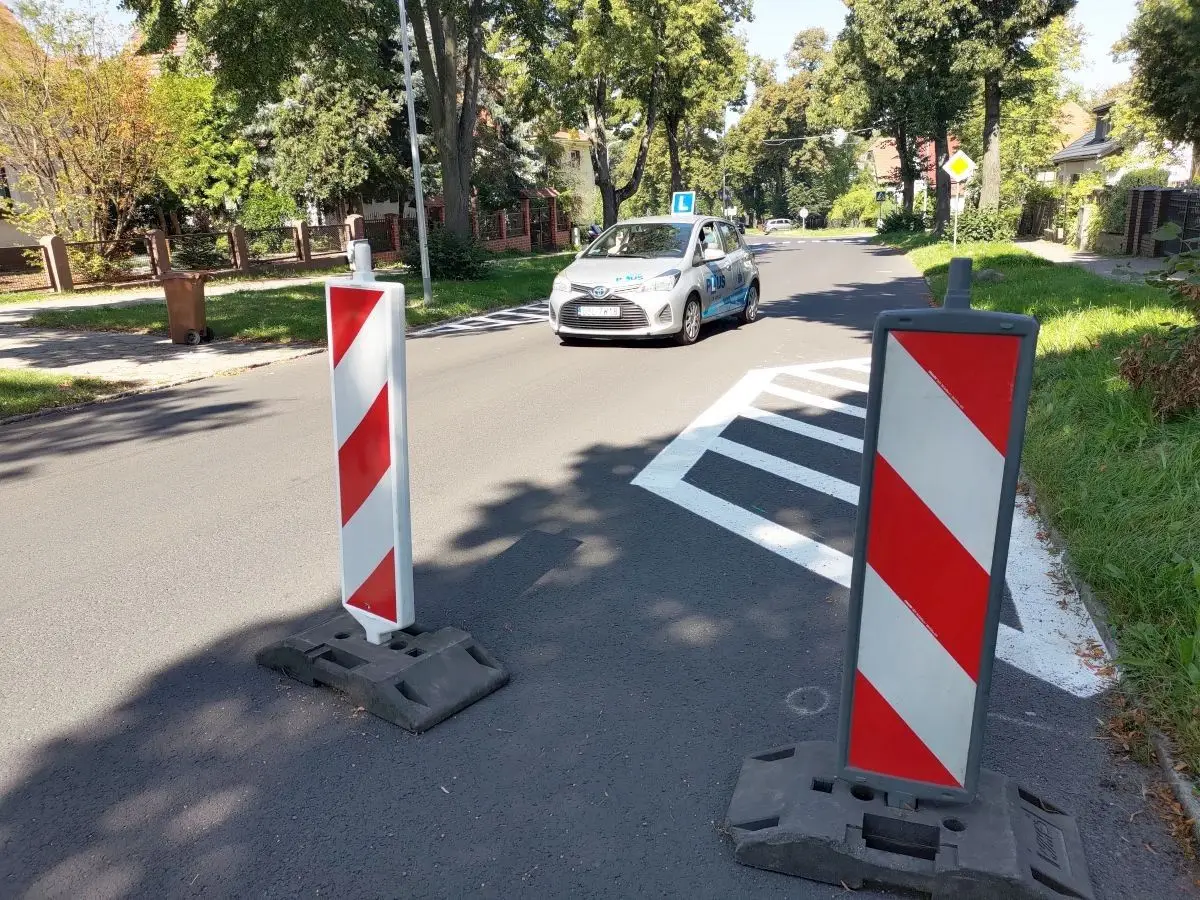 Нова розмітка на алеї Війська Польського. Чи стане безпечніше?