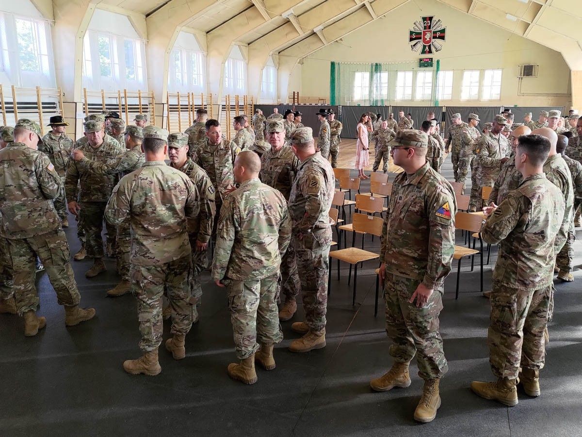 Ceremonia przekazania dowodzenia nad misją US Army w Europie odbyła się w Bolesławcu