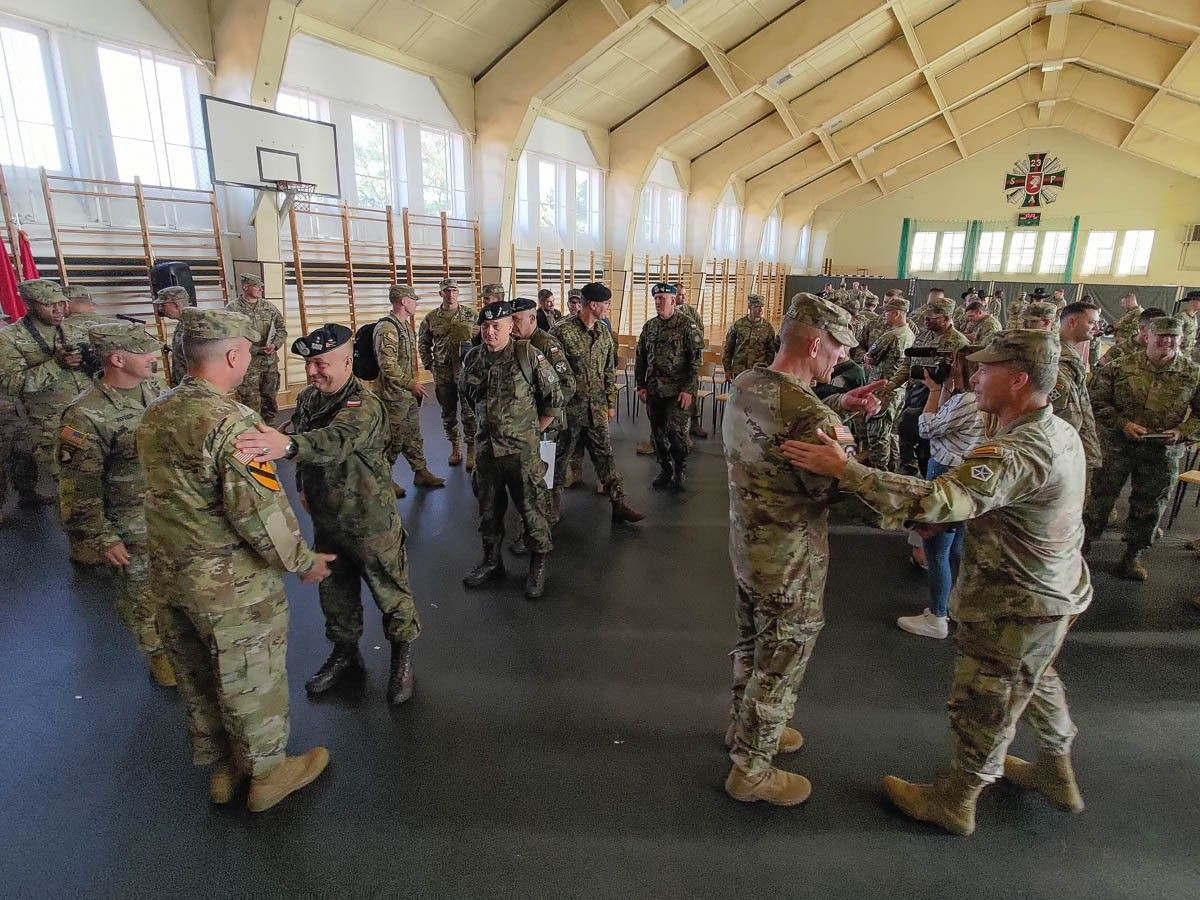 Ceremonia przekazania dowodzenia nad misją US Army w Europie odbyła się w Bolesławcu