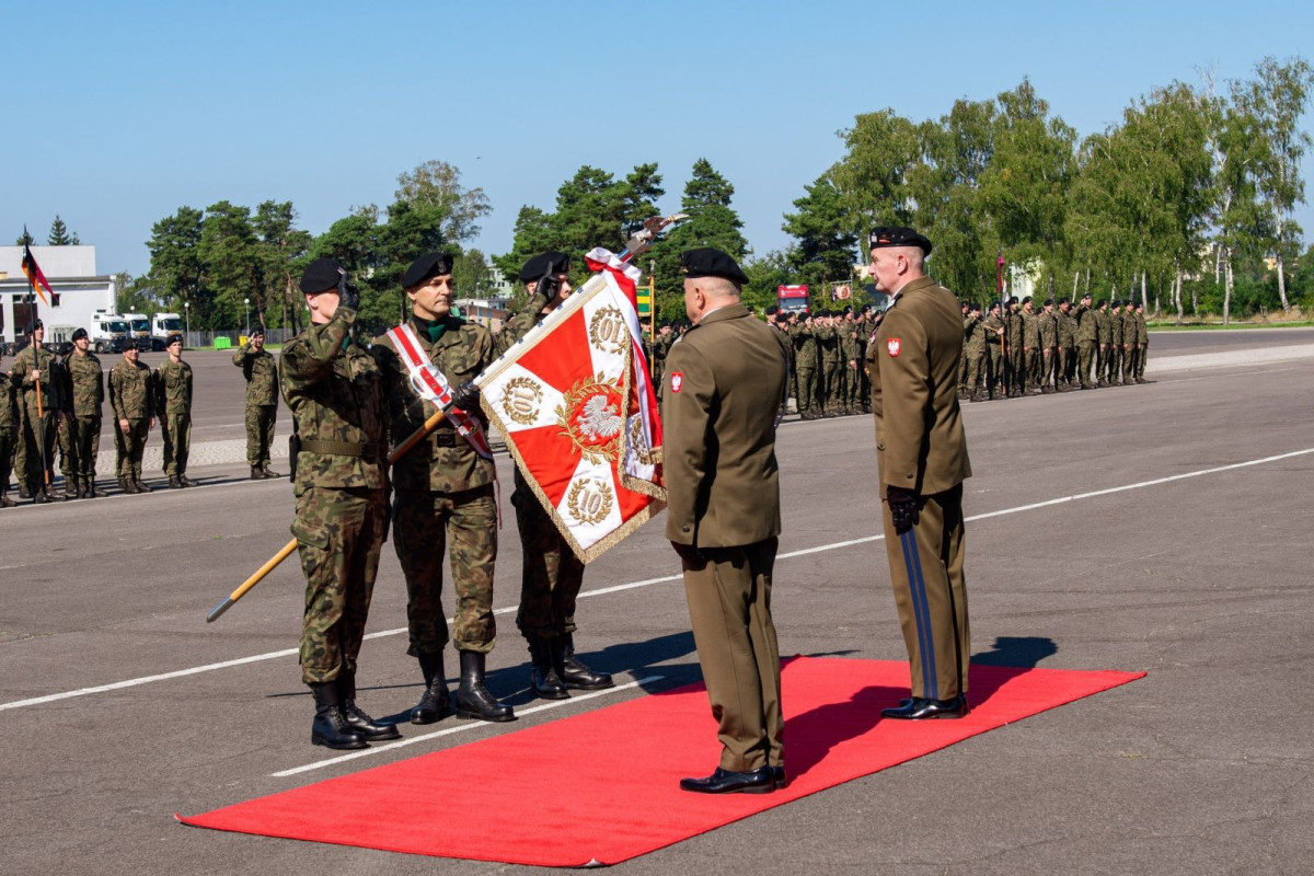 Uroczystość w 10 Brygadzie Kawalerii Pancernej w Świętoszowie