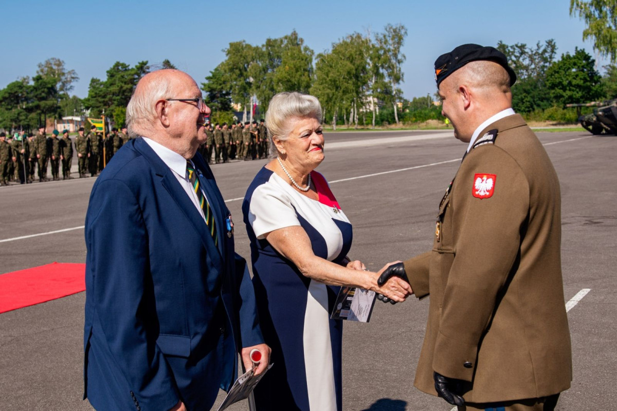 Uroczystość w 10 Brygadzie Kawalerii Pancernej w Świętoszowie