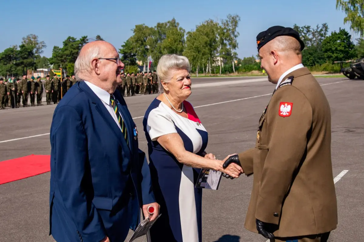 Uroczystość w 10 Brygadzie Kawalerii Pancernej w Świętoszowie