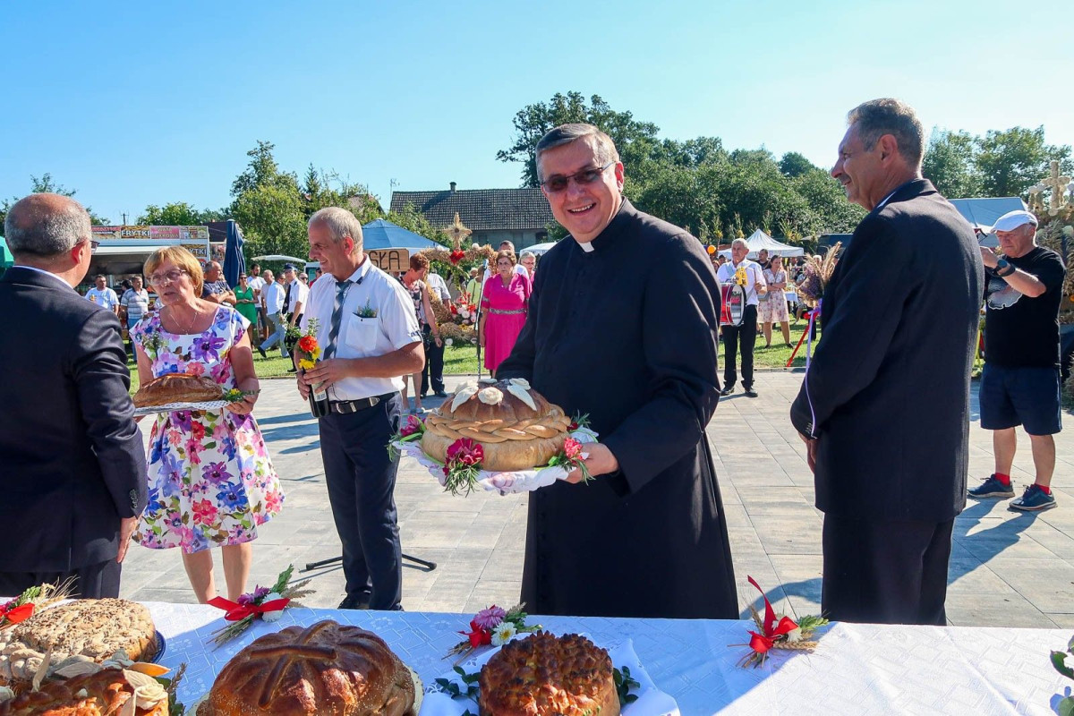 Dożynki gminne w Gromadce