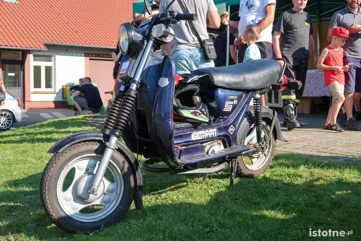 Auta na zlocie w Kruszynie