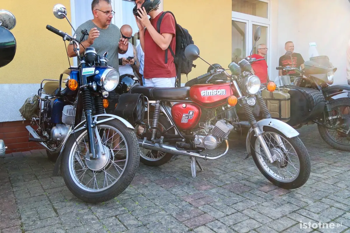 Auta na zlocie w Kruszynie