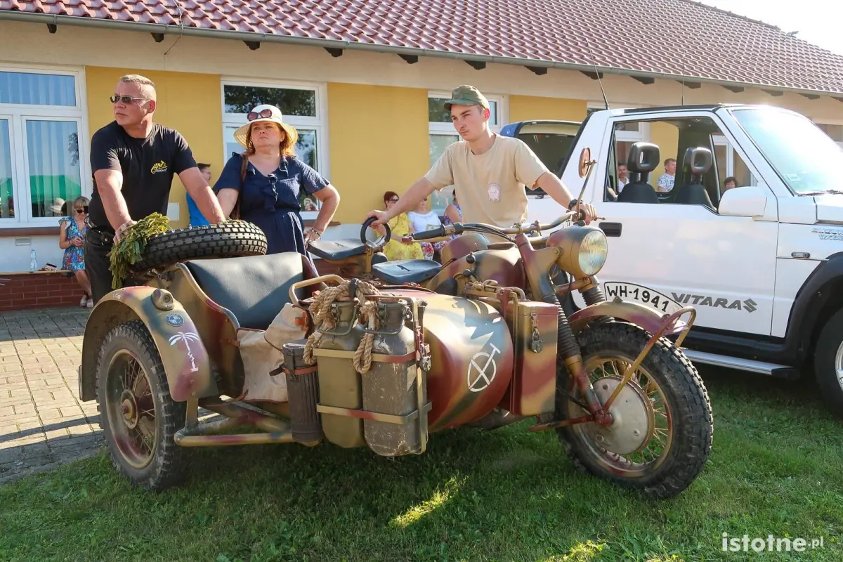 Auta na zlocie w Kruszynie