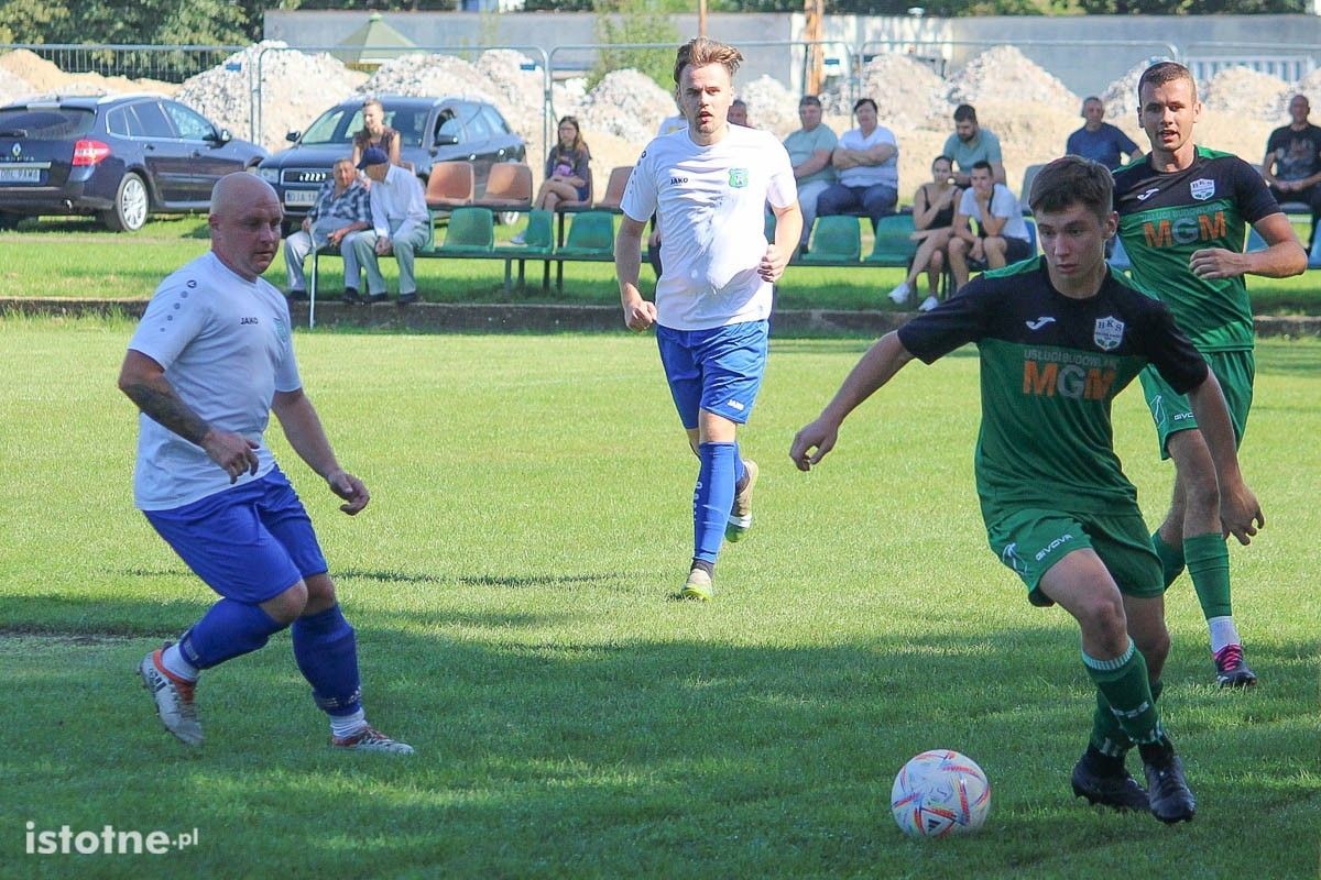 Galeria zdjęć z meczu BKS II - Victoria Ruszów