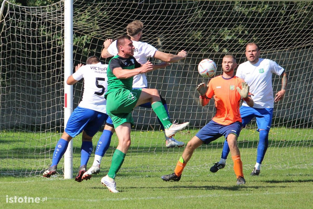 Galeria zdjęć z meczu BKS II - Victoria Ruszów