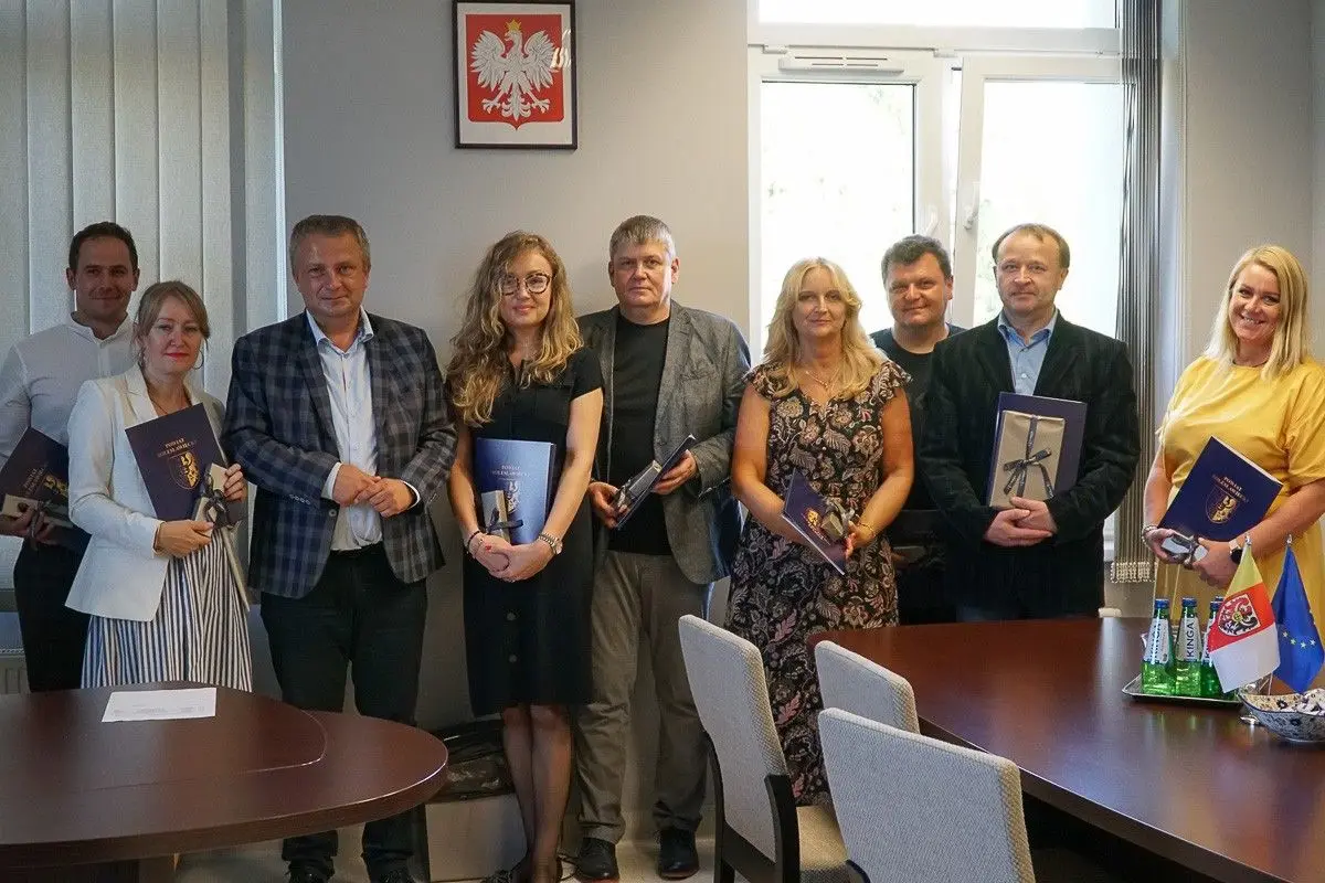 Niezwykłe dyktando przy Starostwie Powiatowym. Zwycięzcy uhonorowani