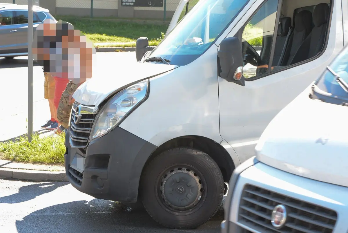 Zderzenie dwóch pojazdów koło wiaduktu w Bolesławcu