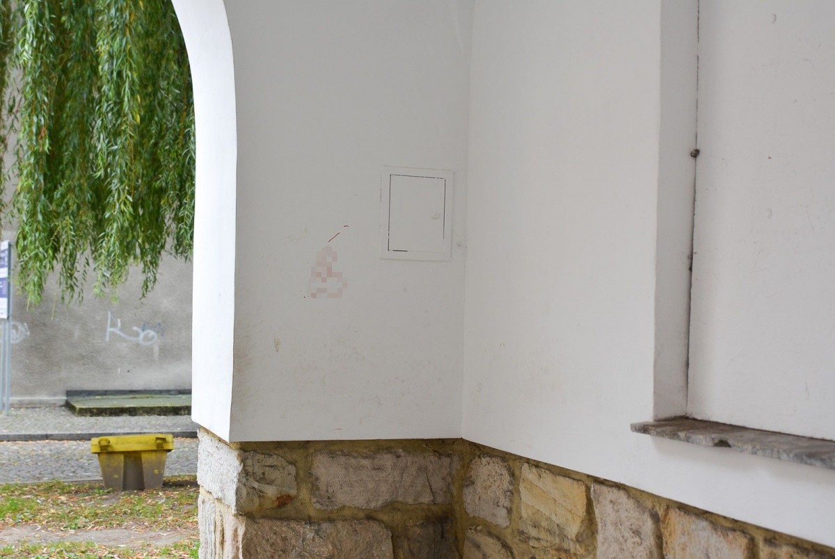 Działalność wandali przy ulicy Zacisze w Bolesławcu