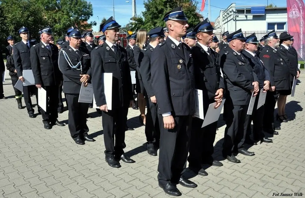 Strażacy z naszego powiatu z promesami na zakup sprzętu
