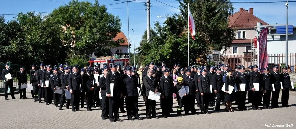 Strażacy z naszego powiatu z promesami na zakup sprzętu