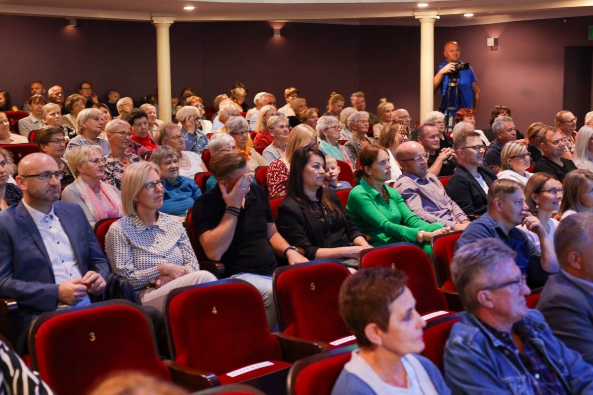 Koncert pracowni wokalnej Młodzieżowego Domu Kultury w Bolesławcu i pracowni MDK w Świdnicy