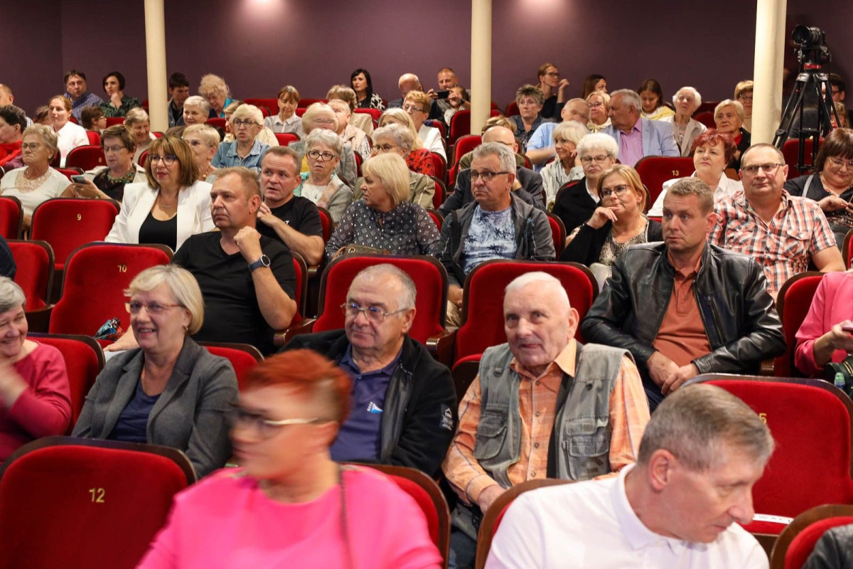 Koncert pracowni wokalnej Młodzieżowego Domu Kultury w Bolesławcu i pracowni MDK w Świdnicy