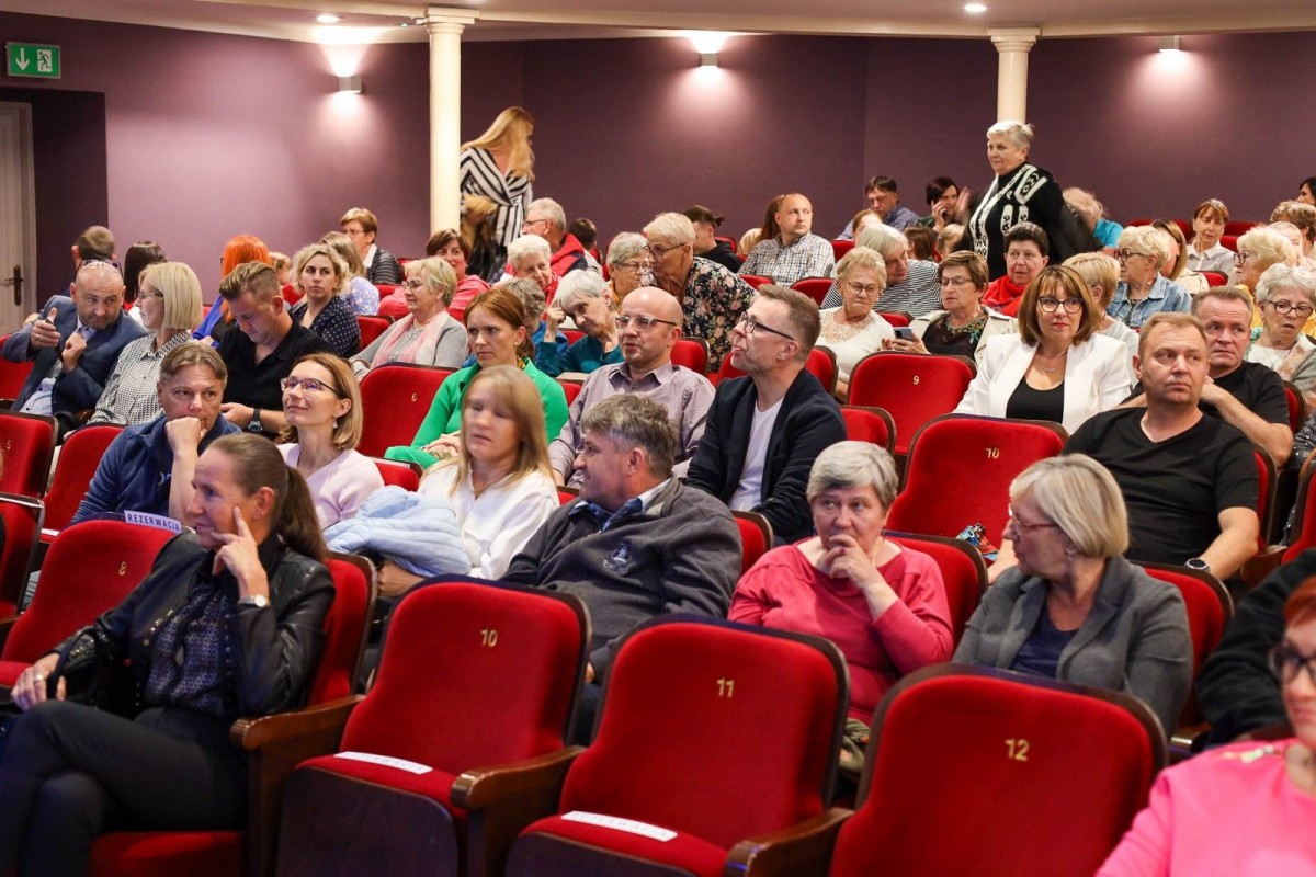 Koncert pracowni wokalnej Młodzieżowego Domu Kultury w Bolesławcu i pracowni MDK w Świdnicy