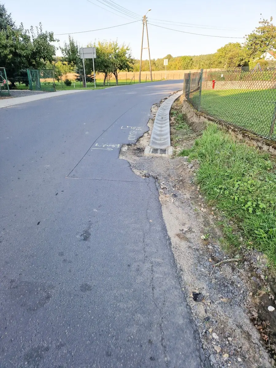Droga w Gościszowie