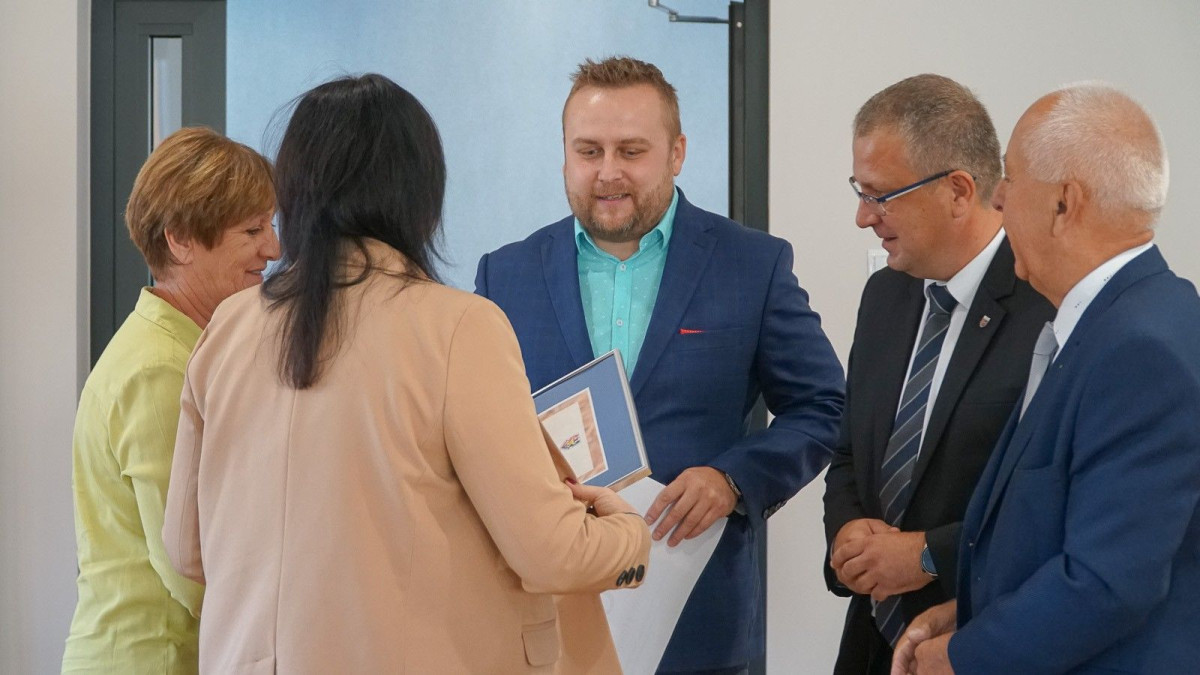 Uroczystość przed sesją Rady Powiatu Bolesławieckiego