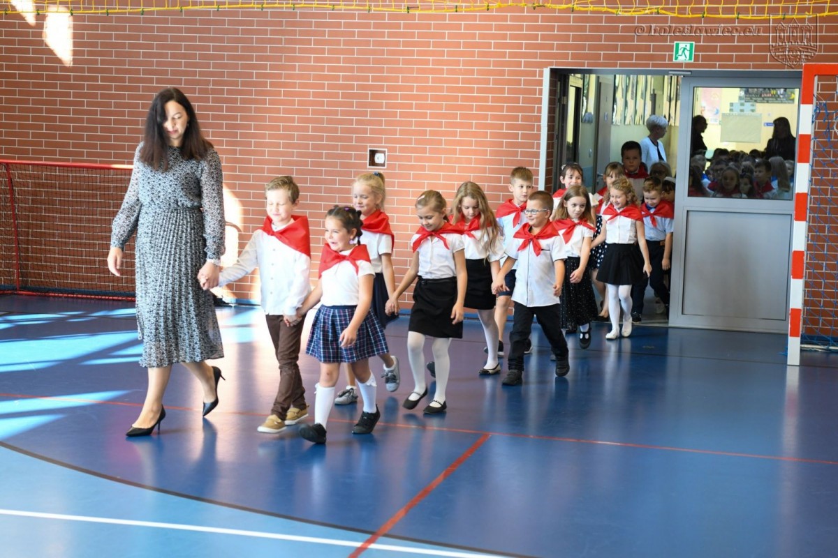 Uroczyste ślubowanie uczniów „Jedynki” w Bolesławcu