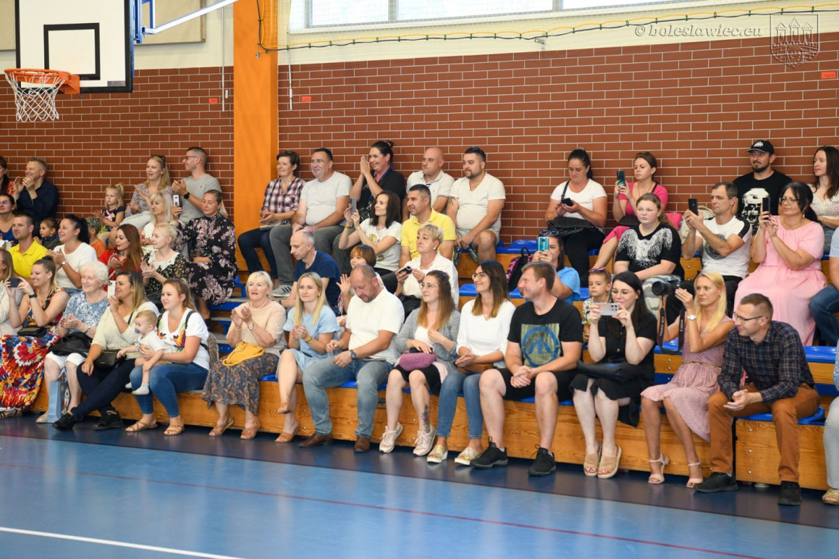 Uroczyste ślubowanie uczniów „Jedynki” w Bolesławcu