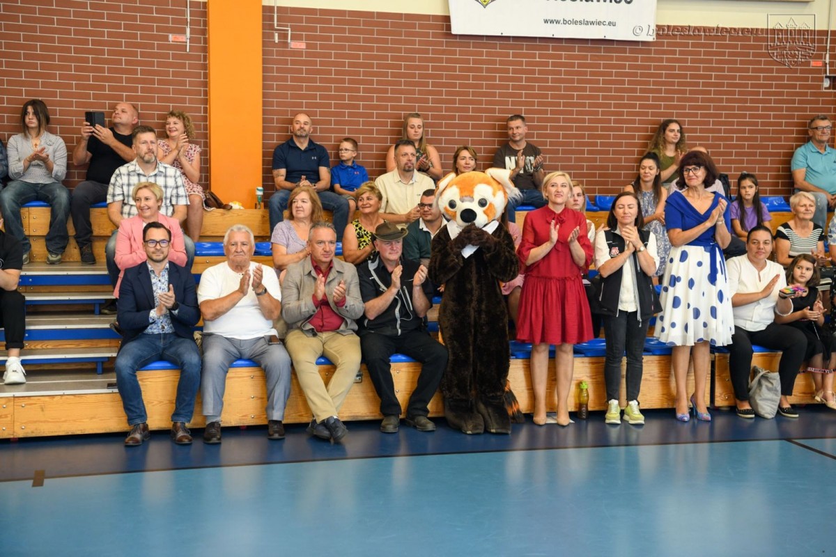 Uroczyste ślubowanie uczniów „Jedynki” w Bolesławcu