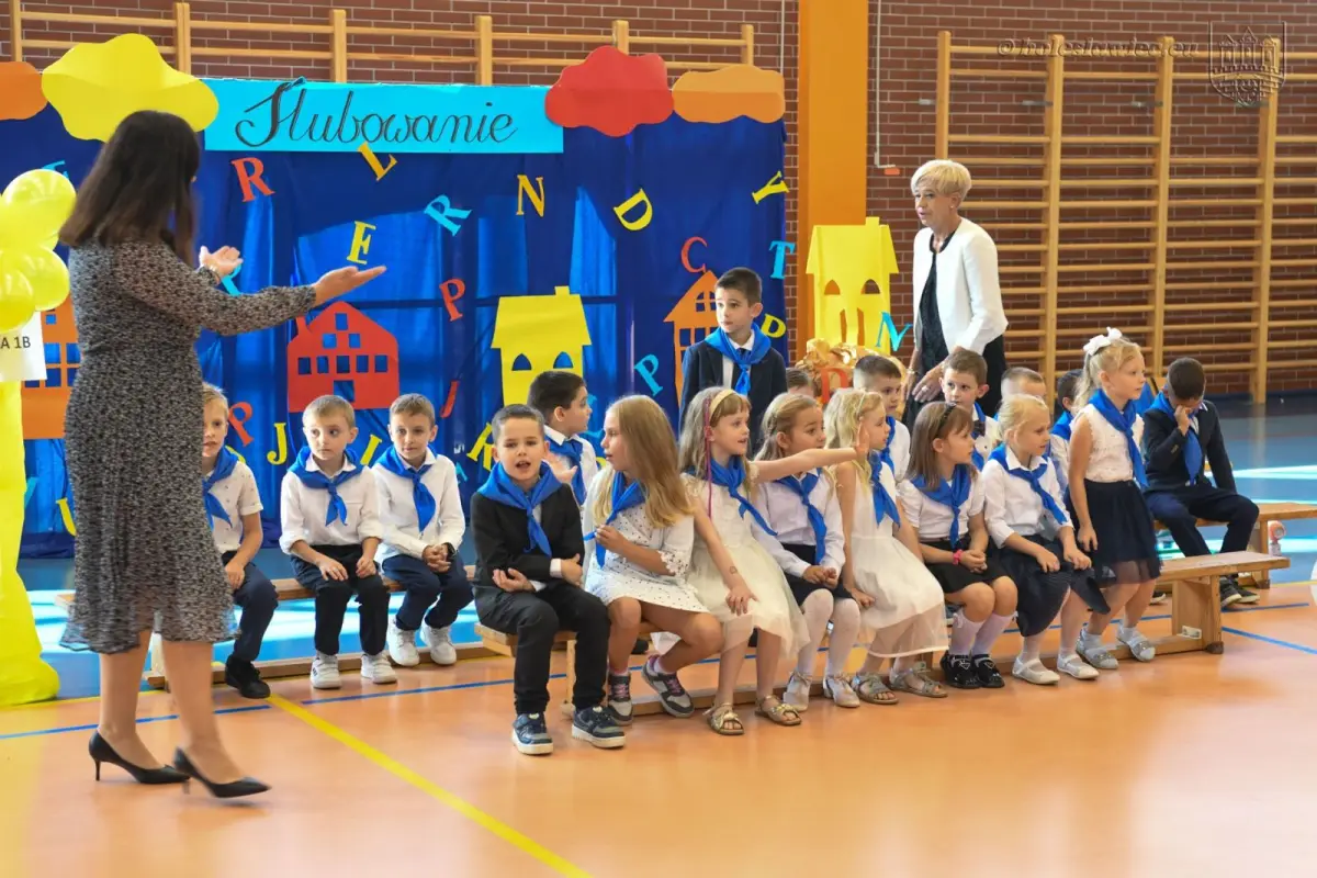 Uroczyste ślubowanie uczniów „Jedynki” w Bolesławcu