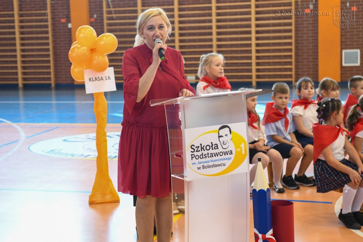 Uroczyste ślubowanie uczniów „Jedynki” w Bolesławcu