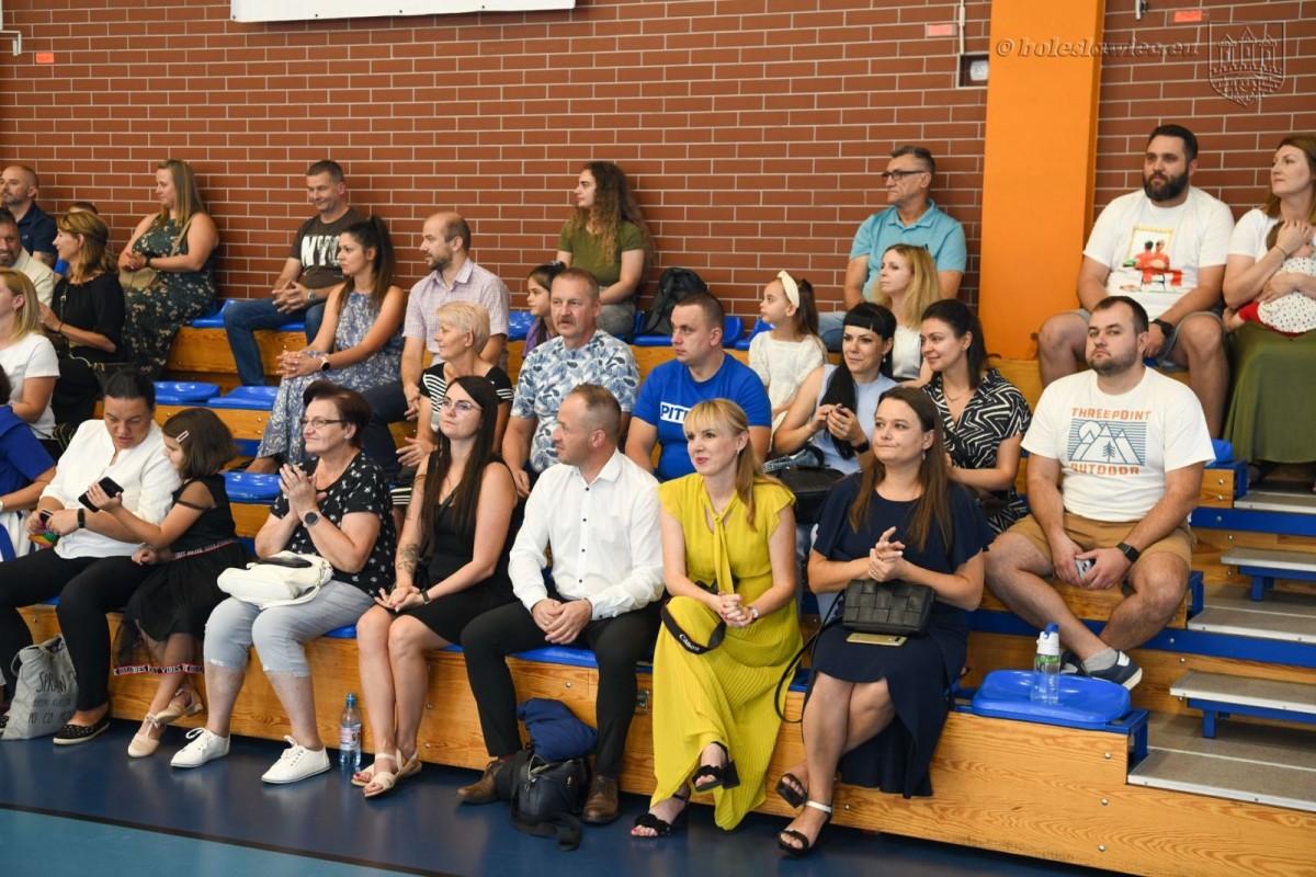 Uroczyste ślubowanie uczniów „Jedynki” w Bolesławcu