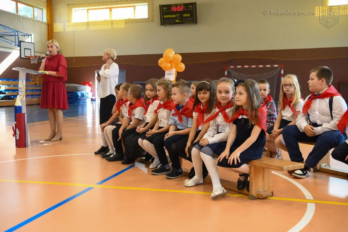 Uroczyste ślubowanie uczniów „Jedynki” w Bolesławcu