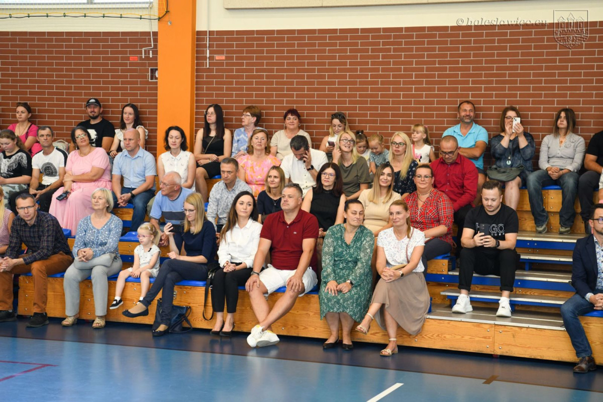 Uroczyste ślubowanie uczniów „Jedynki” w Bolesławcu