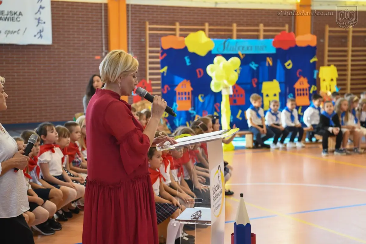 Uroczyste ślubowanie uczniów „Jedynki” w Bolesławcu