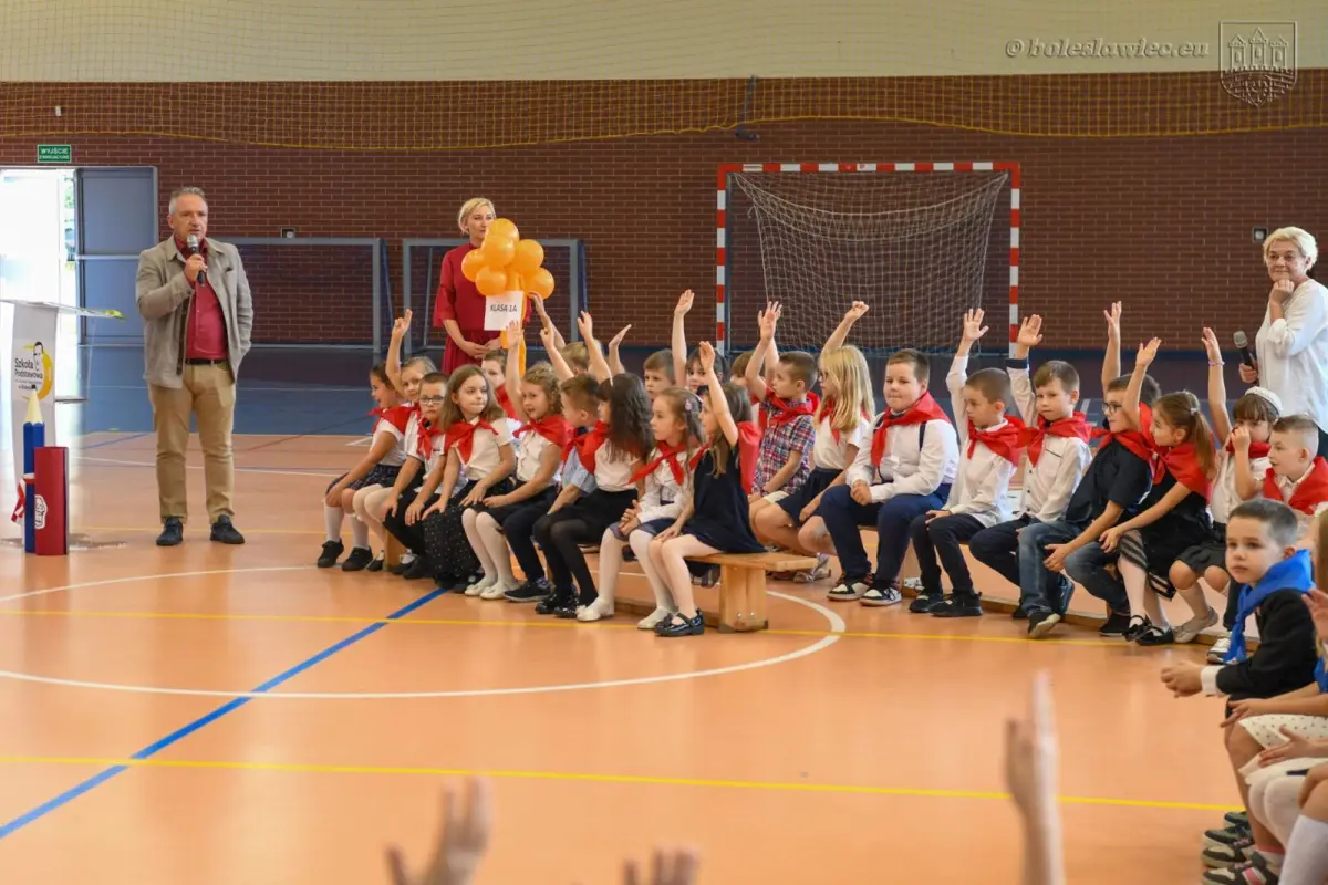 Uroczyste ślubowanie uczniów „Jedynki” w Bolesławcu