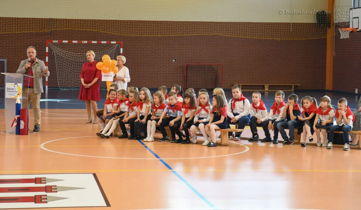 Uroczyste ślubowanie uczniów „Jedynki” w Bolesławcu