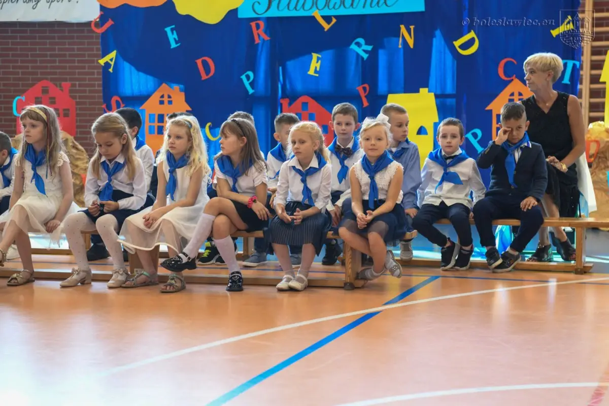 Uroczyste ślubowanie uczniów „Jedynki” w Bolesławcu