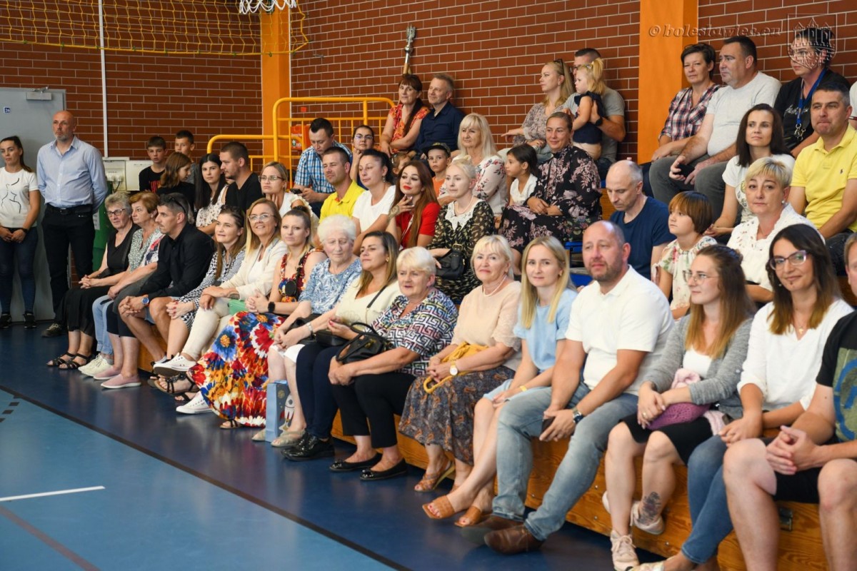 Uroczyste ślubowanie uczniów „Jedynki” w Bolesławcu