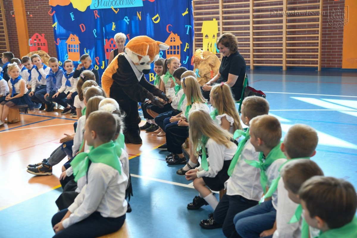 Uroczyste ślubowanie uczniów „Jedynki” w Bolesławcu